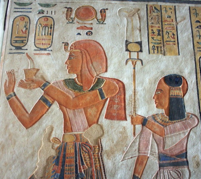 上图:古埃及第二十王朝法老拉美西斯三世(Ramesses III,主前1217—1155年)和他的儿子。