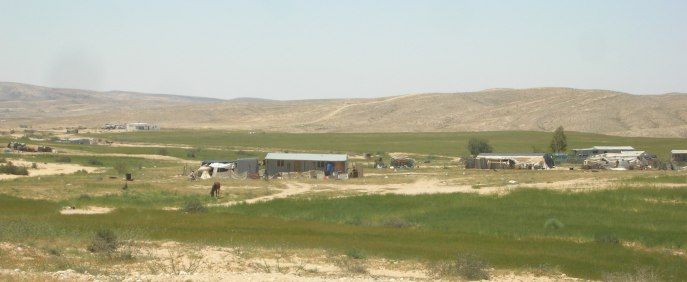 上图:以色列南地旷野(Negev Desert)的农场。这里只要有水源,就可以耕种。
