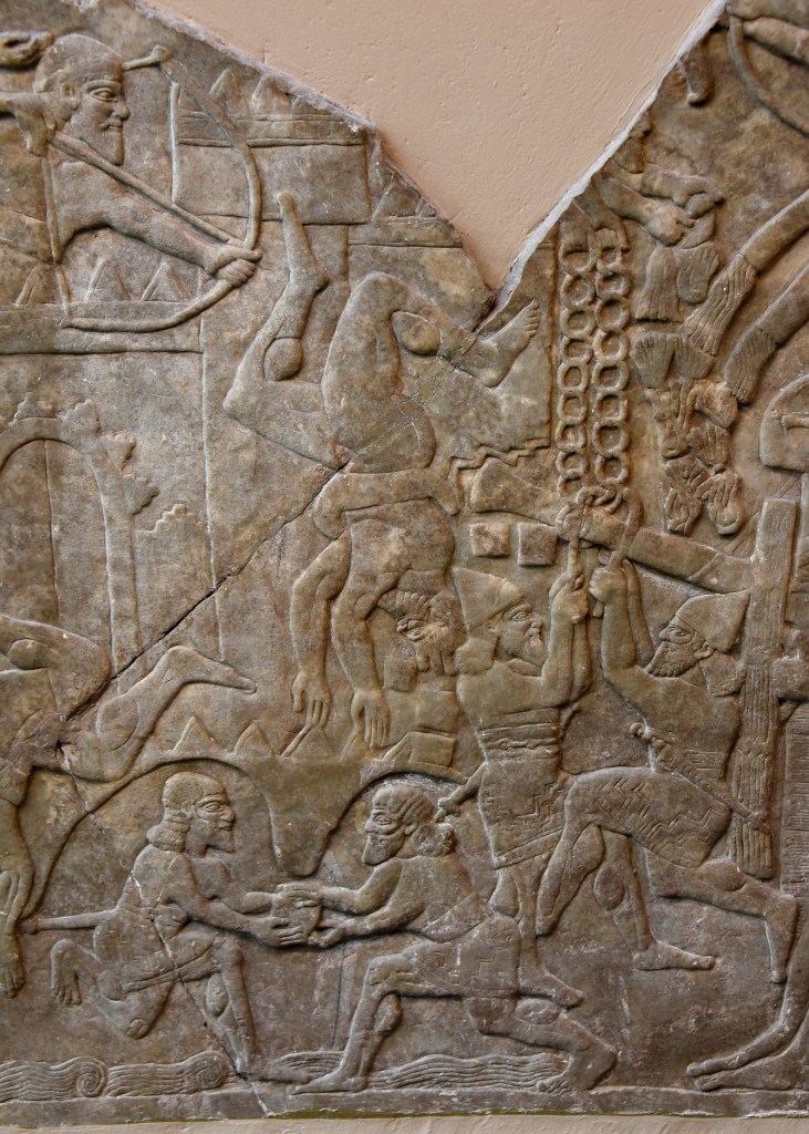 上图:主前865-860年亚述王阿淑尔纳西尔帕二世(Ashurnasirpal II,主前883-859年在位)的战争浮雕,描绘亚述军队攻城。右上角是守军在向攻击机投掷火把。火把可以用来照明,但也很容易引发火灾,所以说「凡你们点火,用火把围绕自己的可以行在你们的火焰里,并你们所点的火把中」(赛五十11)。