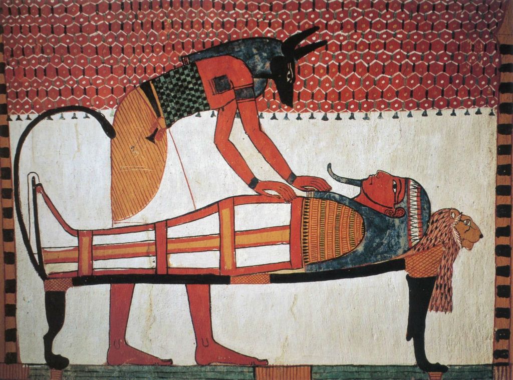 上图:主前1279-1213年古埃及壁画,阿努比斯神(Anubis)正在制作木乃伊。古埃及人相信人死后有一个「称心审判」,心若有罪咎的累赘,就会面临灭亡。因此,从新王国时代开始,死者的心脏需要从体内取出,与其他的重要内脏安放在礼葬瓮中,免得在审判时被心出卖、危害来生。而在木乃伊中取代人心的是一块刻成蜣螂形状的石头,这圣甲虫是永生的象征。但神的换心手术却和埃及相反,祂会用肉心替换他们的石心(结十一19-20)。